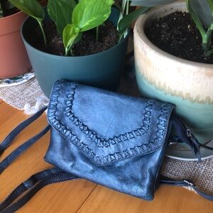 Lovely Latico crossbody